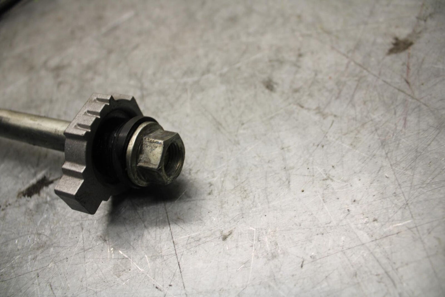 22-23 HUSQVARNA SVARTPILEN 401 REAR AXLE BACK WHEEL RIM PIVOT BOLT AXEL BB541