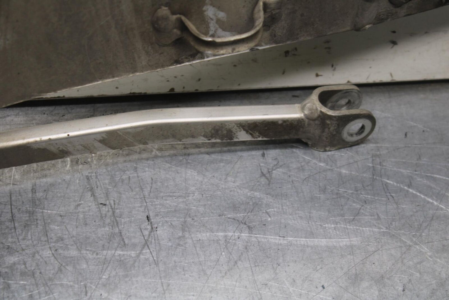 01-03 SUZUKI GSXR600 REAR SWINGARM BACK SUSPENSION SWING ARM 61000-39F00 BB633