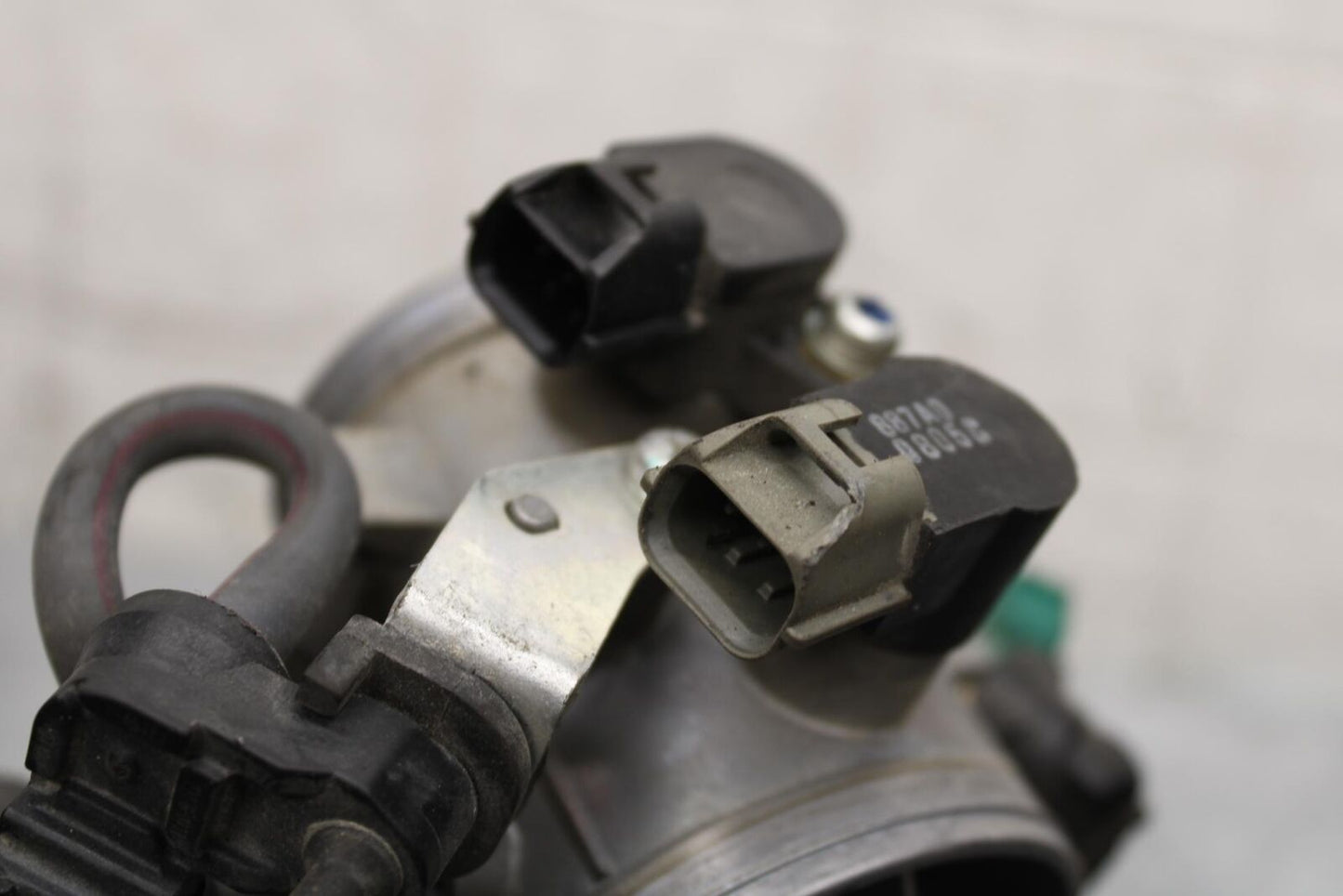 2011 Kawasaki Ninja ZX10R ZX1000K MAIN FUEL INJECTORS / THROTTLE BODIES BB555