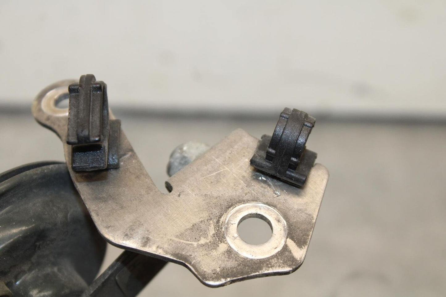 20-23 APRILIA RS660 HORN SIGNAL BB611