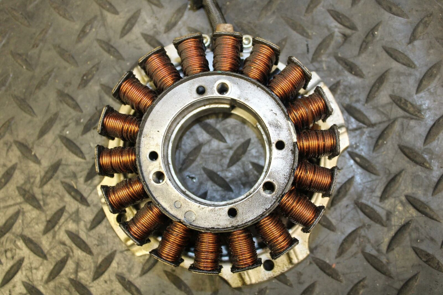 03-08 KAWASAKI VULCAN 1600 STATOR GENERATOR ALTERNATOR MAGNETO PLATE MOUNT BB193