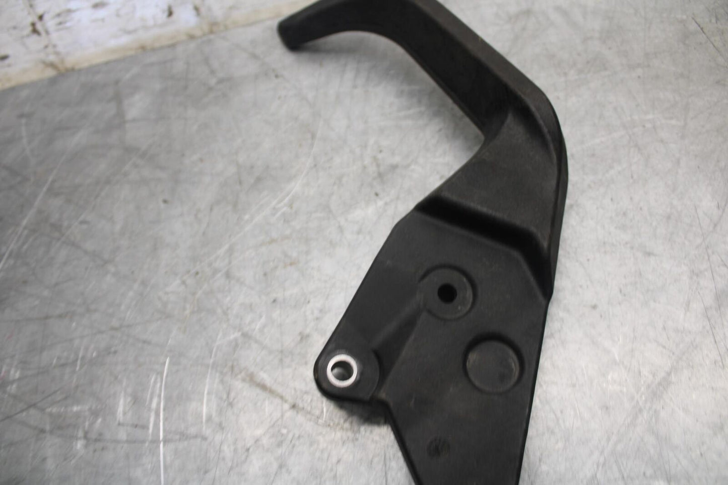 22 KTM 890 ADVENTURE RIGHT PASSENGER REAR SEAT GRAB BAR HANDLE BB514