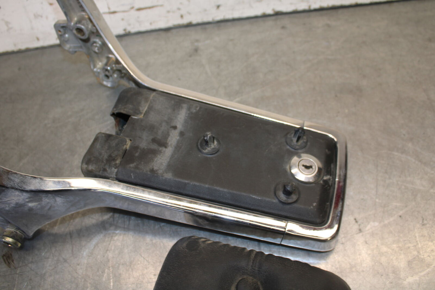 87-03 SUZUKI INTRUDER 1400 VS1400GLP BACK REST SISSY BAR BB702