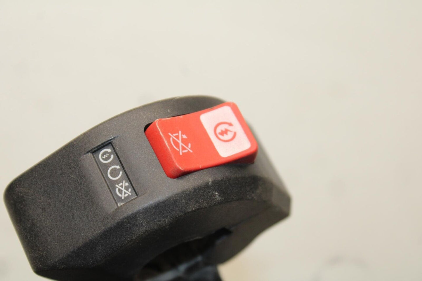 21-23 KTM 890 ADVENTURE START KILL OFF SWITCH BUTTON BB629