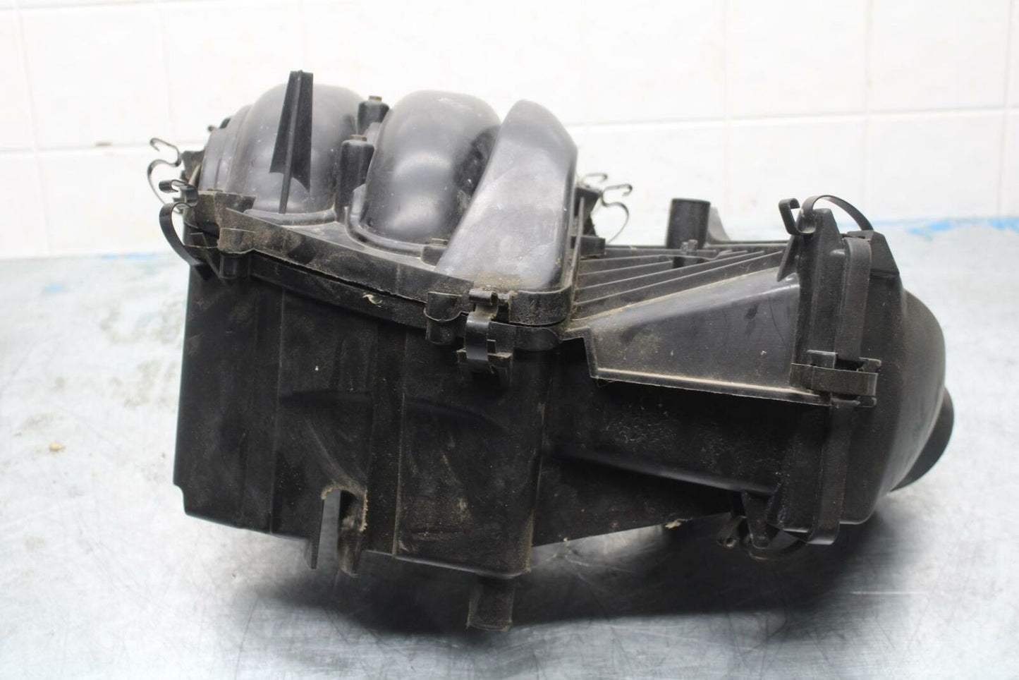 10-12 CAN AM SPYDER RT AIRBOX AIR INTAKE FILTER BOX BB415