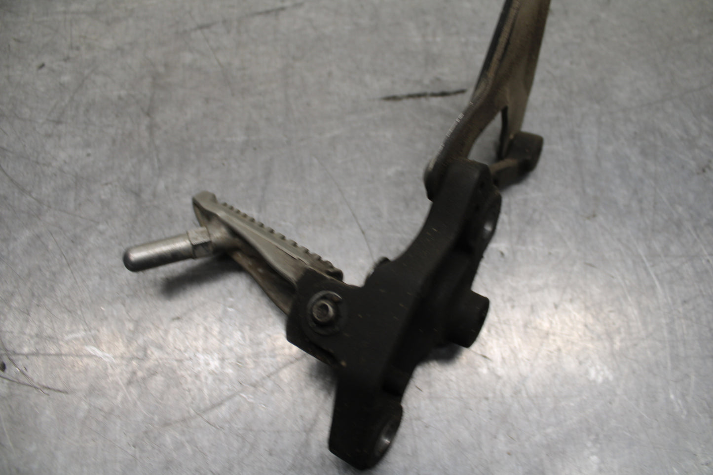 24 KAWASAKI NINJA 500 ABS LEFT REARSET REAR SET DRIVER FOOT PEG REST STOP BB744