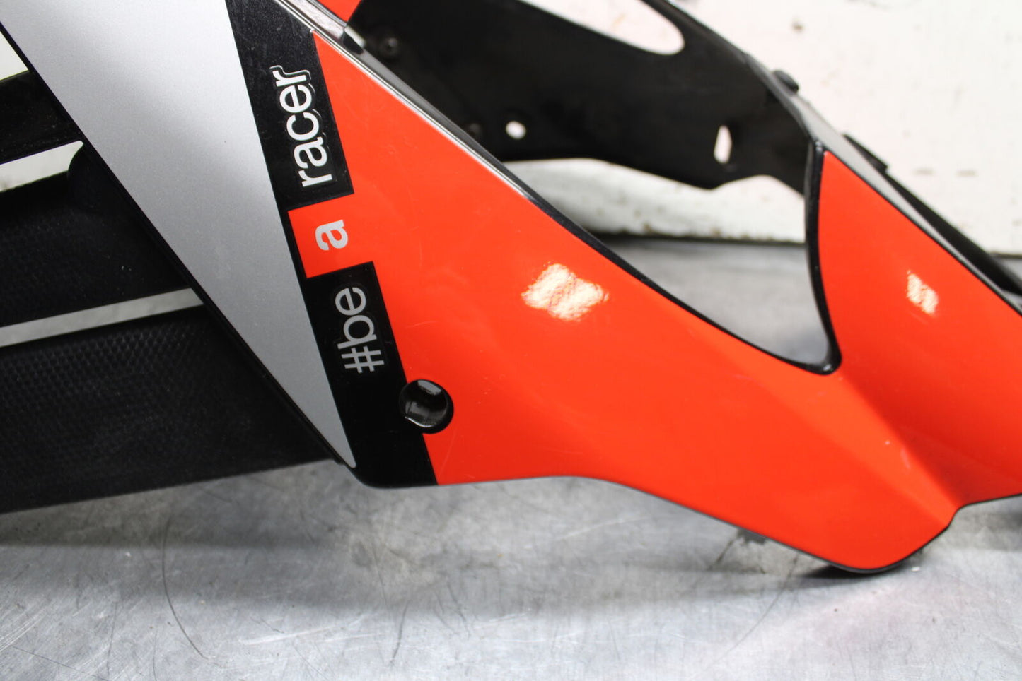 15-19 APRILIA RSV4 RF LOWER BOTTOM BELLY FAIRING COWL BB611