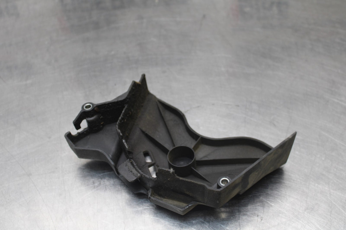 17-18 YAMAHA YZF R3 ENGINE SPROCKET COVER BB813