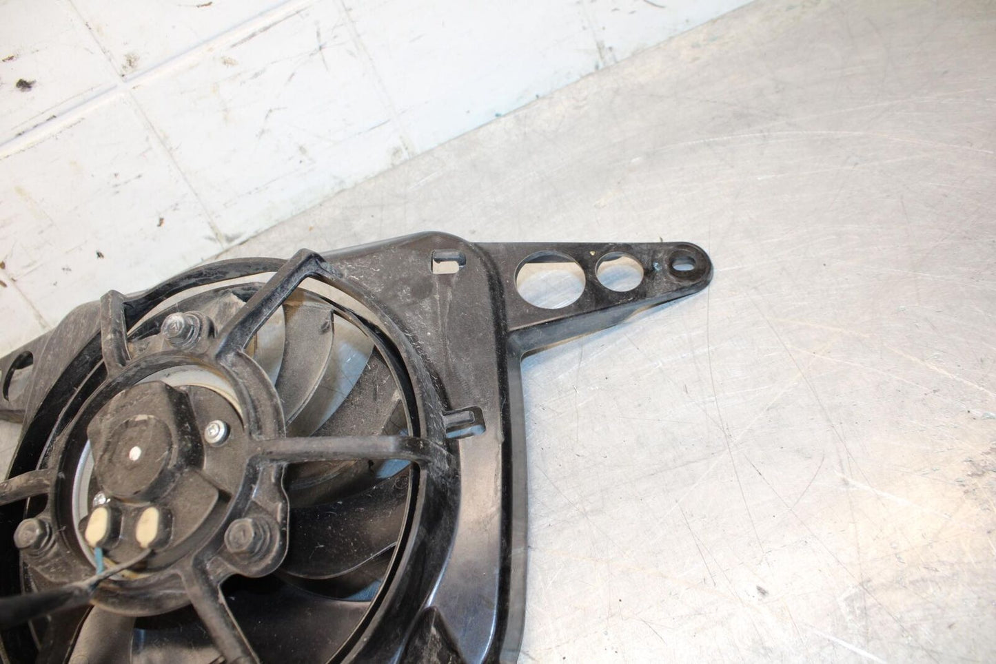 17-21 TRIUMPH STREET TRIPPLE R ABS ENGINE RADIATOR COOLING FAN bb452