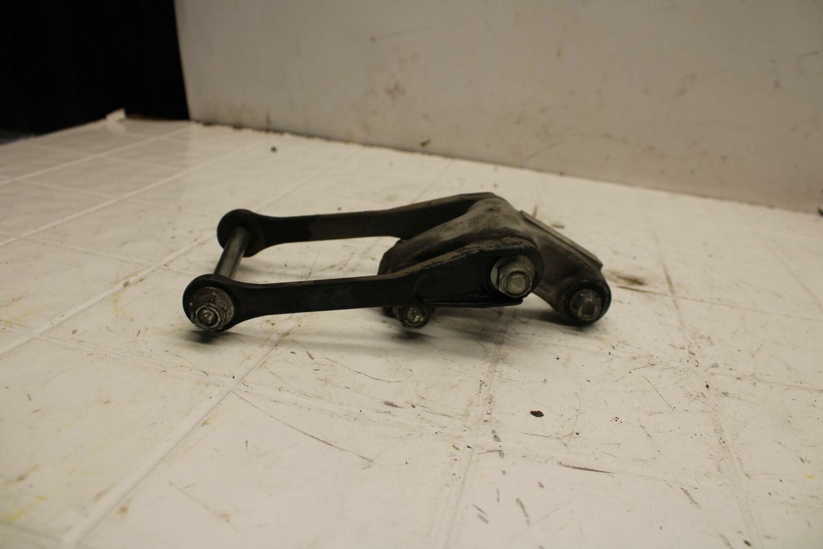 03-05 SUZUKI SV1000 REAR DOGBONE SHOCK LINKAGE LINK BB405