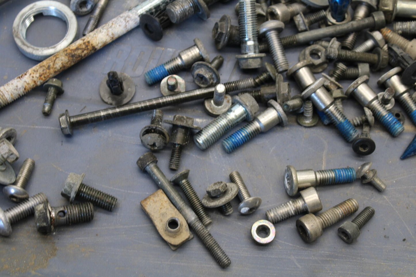 03-07 SUZUKI SV1000S ENGINE MOUNTING BOLTS HARDWARE SCREWS BB657