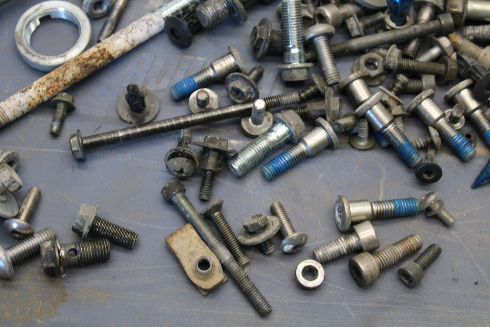 03-07 SUZUKI SV1000S ENGINE MOUNTING BOLTS HARDWARE SCREWS BB657