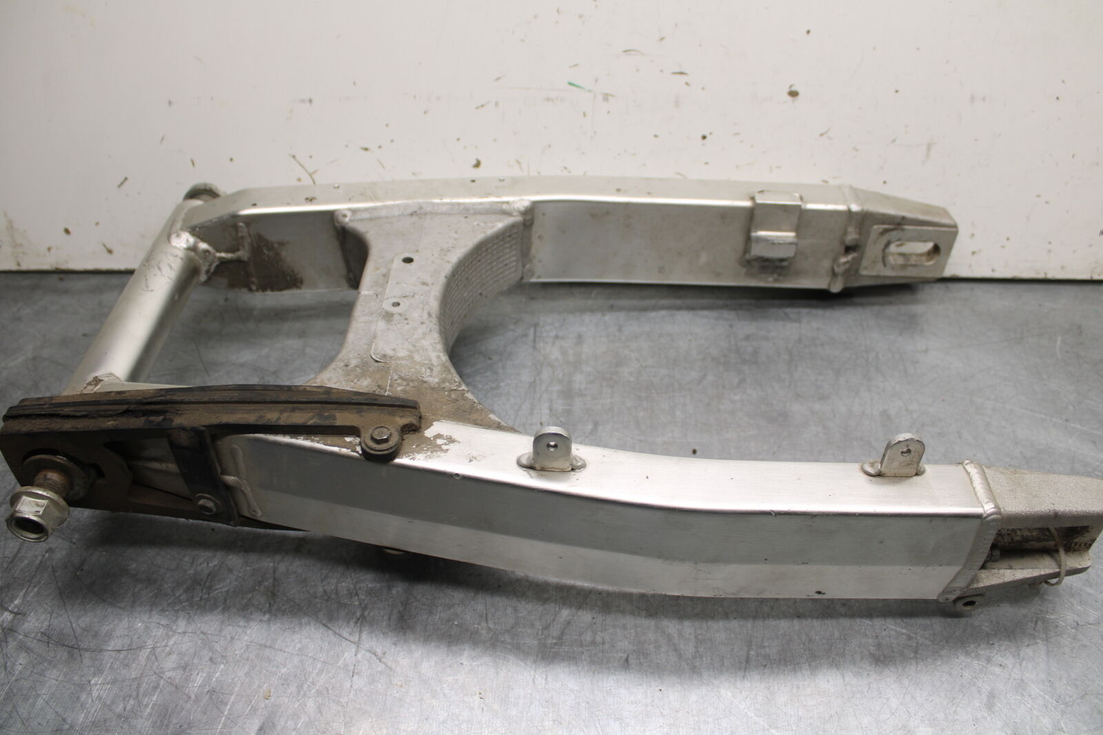 02-03 SUZUKI VSTROM 1000 REAR SWINGARM BACK SUSPENSION SWING ARM BB69