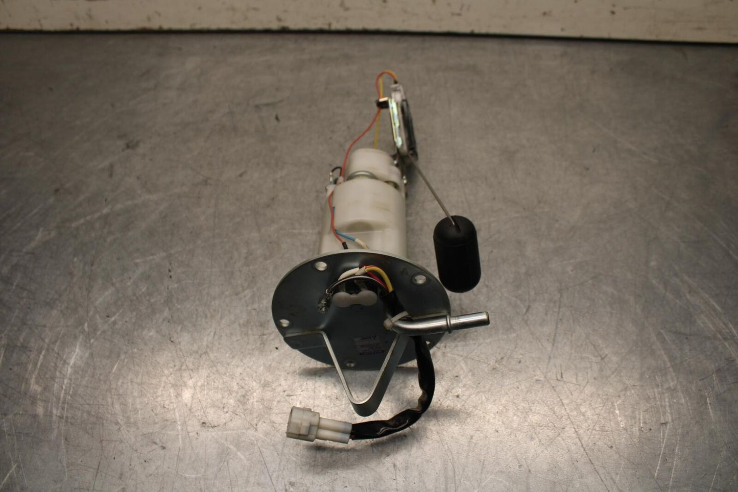 11-23 SUZUKI GSXR 750 FUEL PUMP GAS PETROL SENDER UNIT BB630