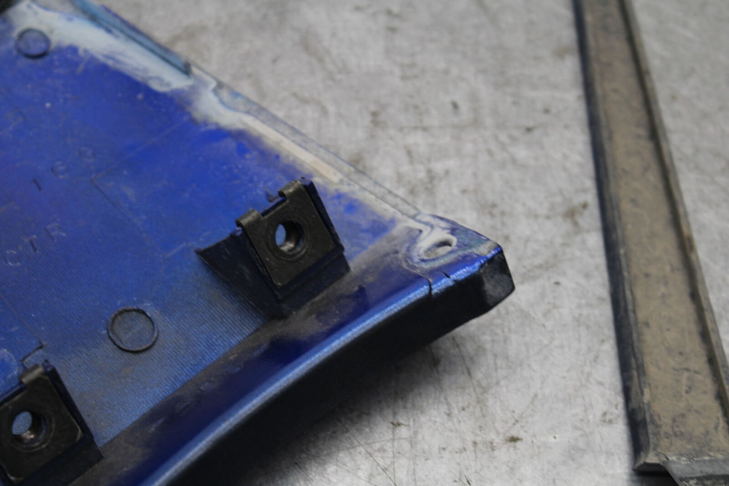 03-07 SUZUKI SV1000S CENTER REAR BACK TAIL FAIRING COVER TRIM COWL BB657