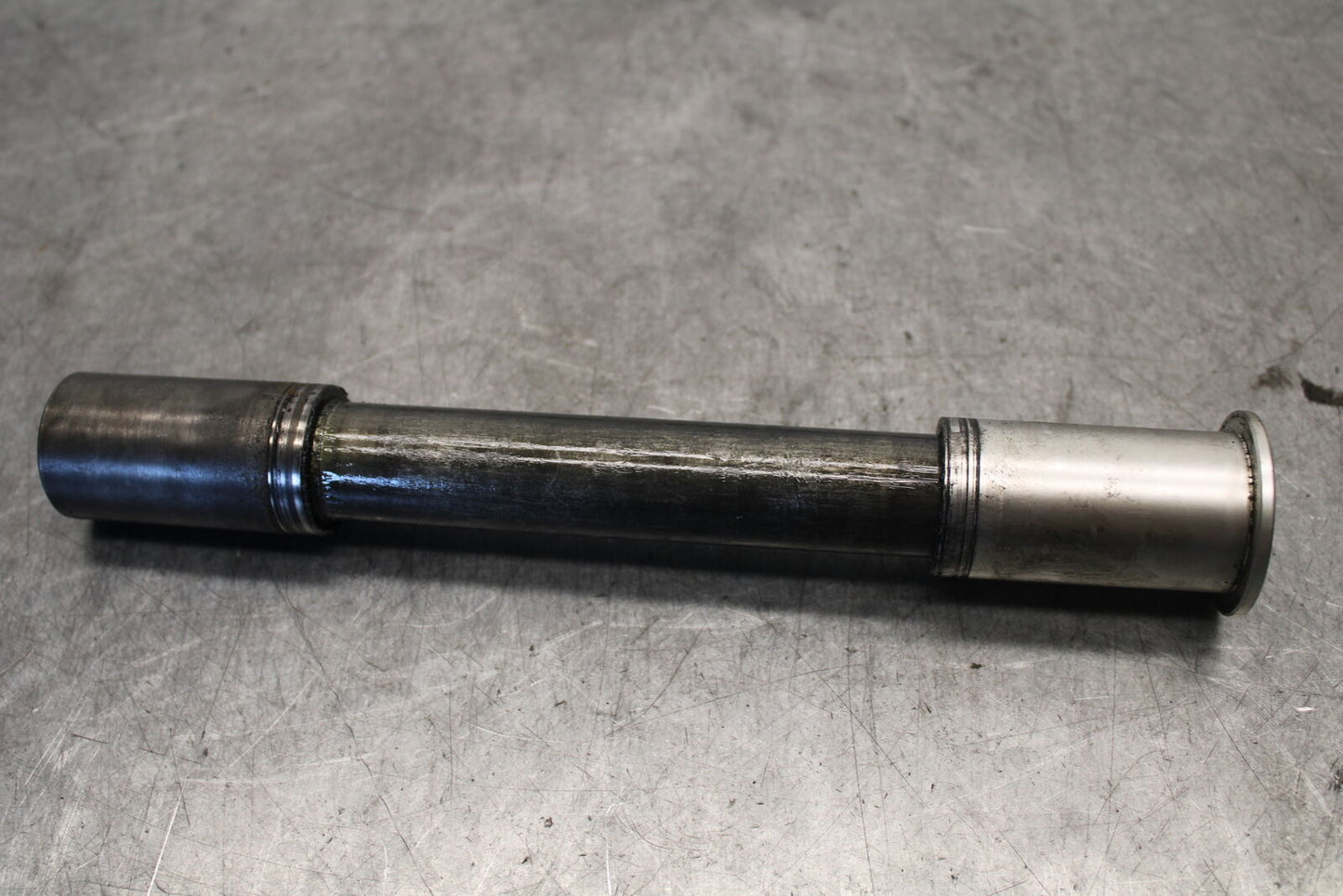 04-05 SUZUKI GSXR600 FRONT WHEEL RIM AXLE PIVOT BOLT 54711-35F10 BB658