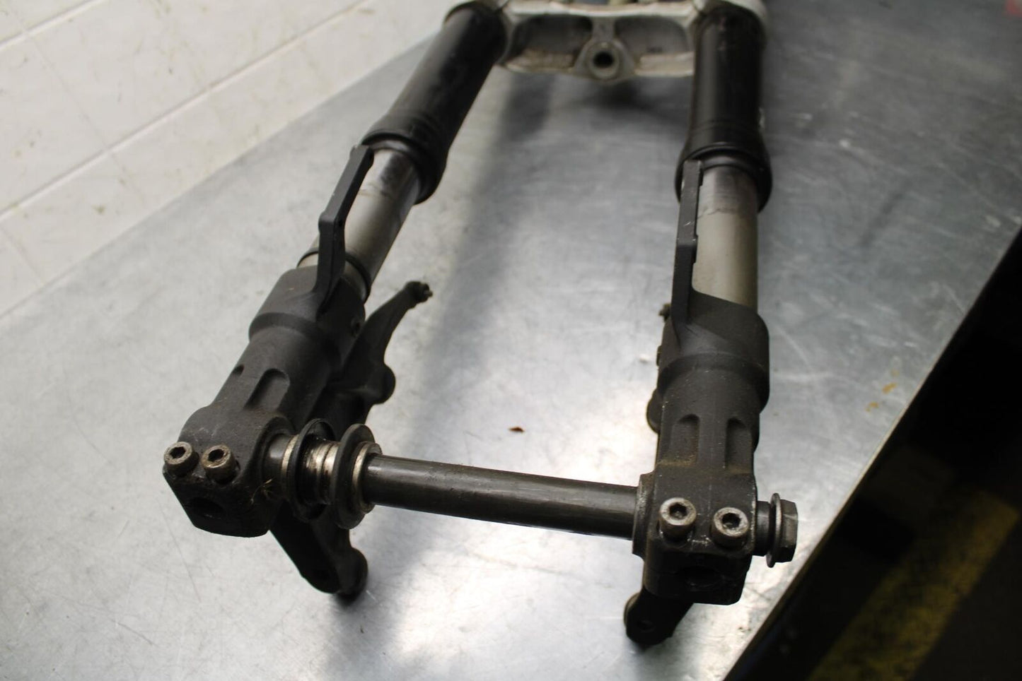 2007 Yamaha YZF R6S COMPLETE FRONT END FORKS SUSPENSION TRIPLE TREE BB594