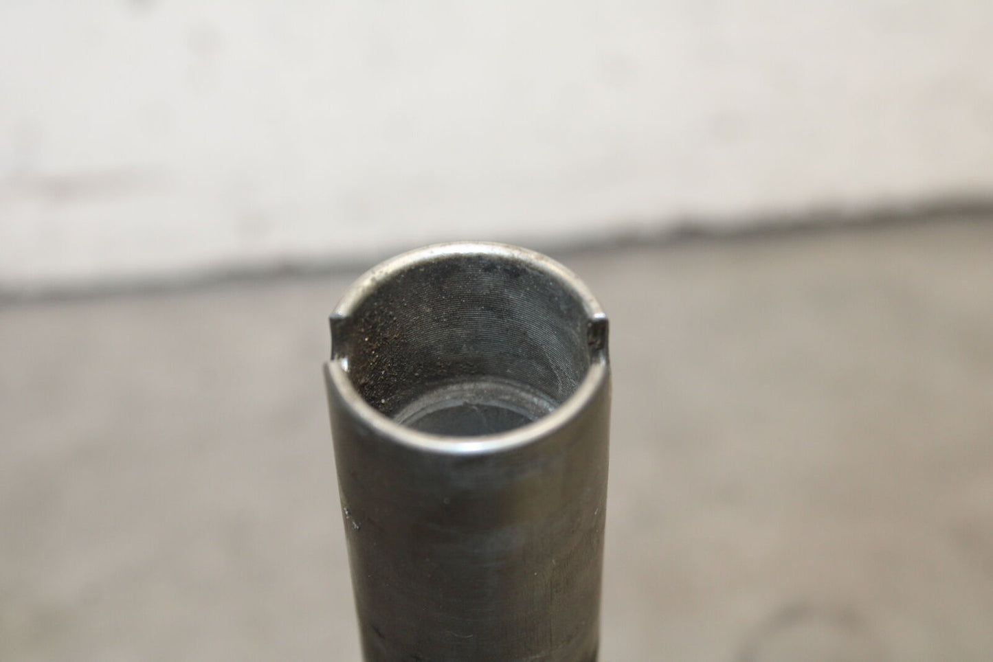 06-07 DUCATI MONSTER 695 FRONT WHEEL RIM AXLE PIVOT BOLT BB674