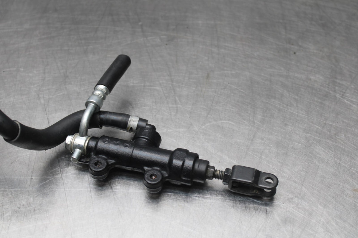 11-24 SUZUKI GSXR750 REAR BACK BRAKE MASTER CYLINDER W RESERVOIR BB630