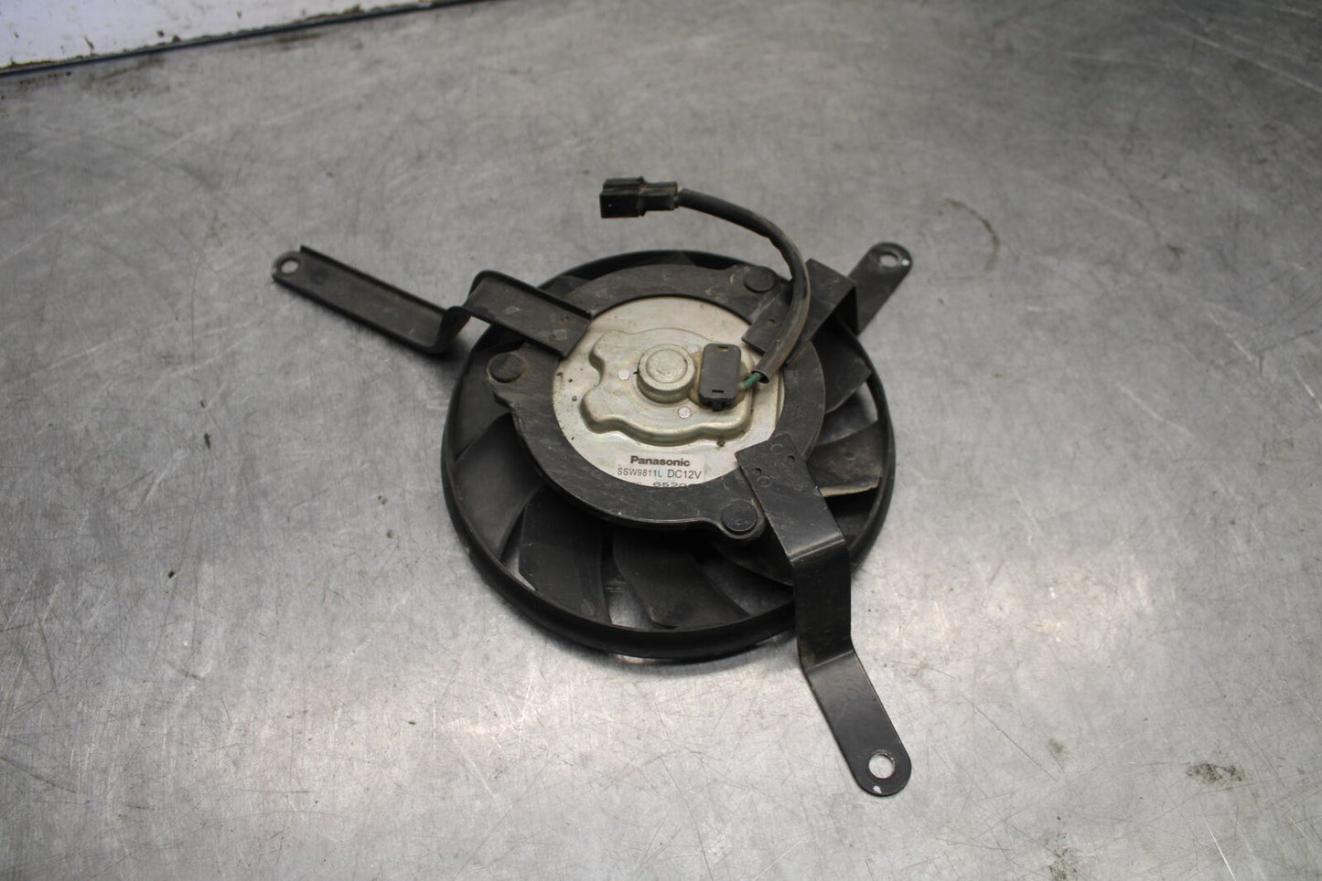 07-08 TRIUMPH DAYTONA 675 RIGHT ENGINE RADIATOR COOLING FAN MOTOR BB685