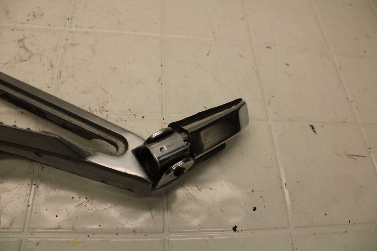 92-93 YAMAHA FJ1200A ABS RIGHT REAR BACK PASSENGER PEG BB07