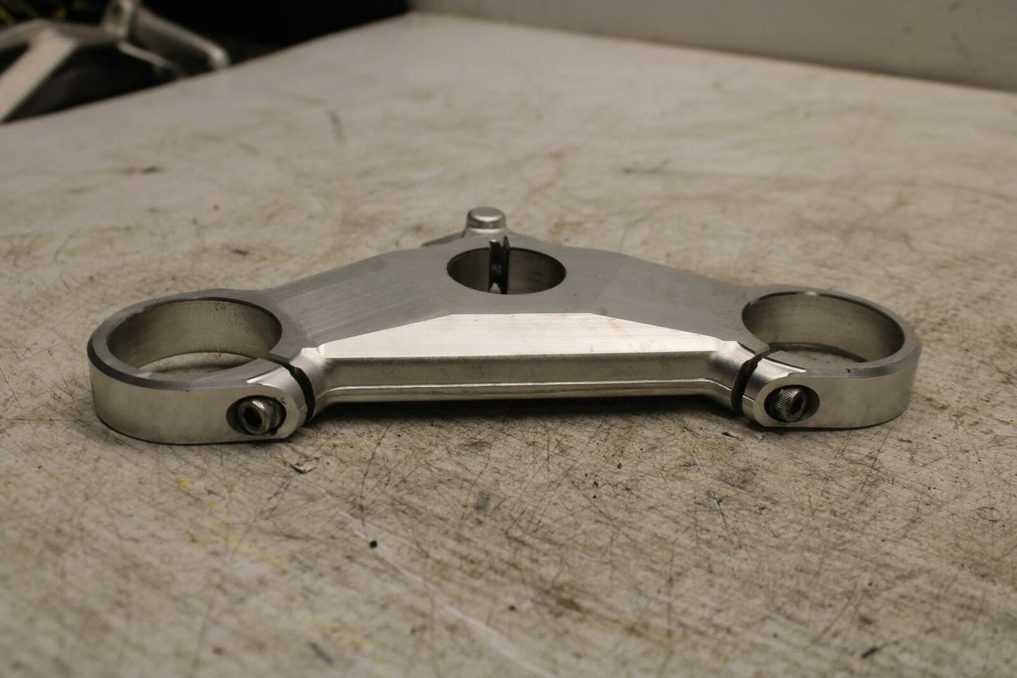 08-10 DUCATI 848 FORKS UPPER TRIPLE TREE CLAMP BB369