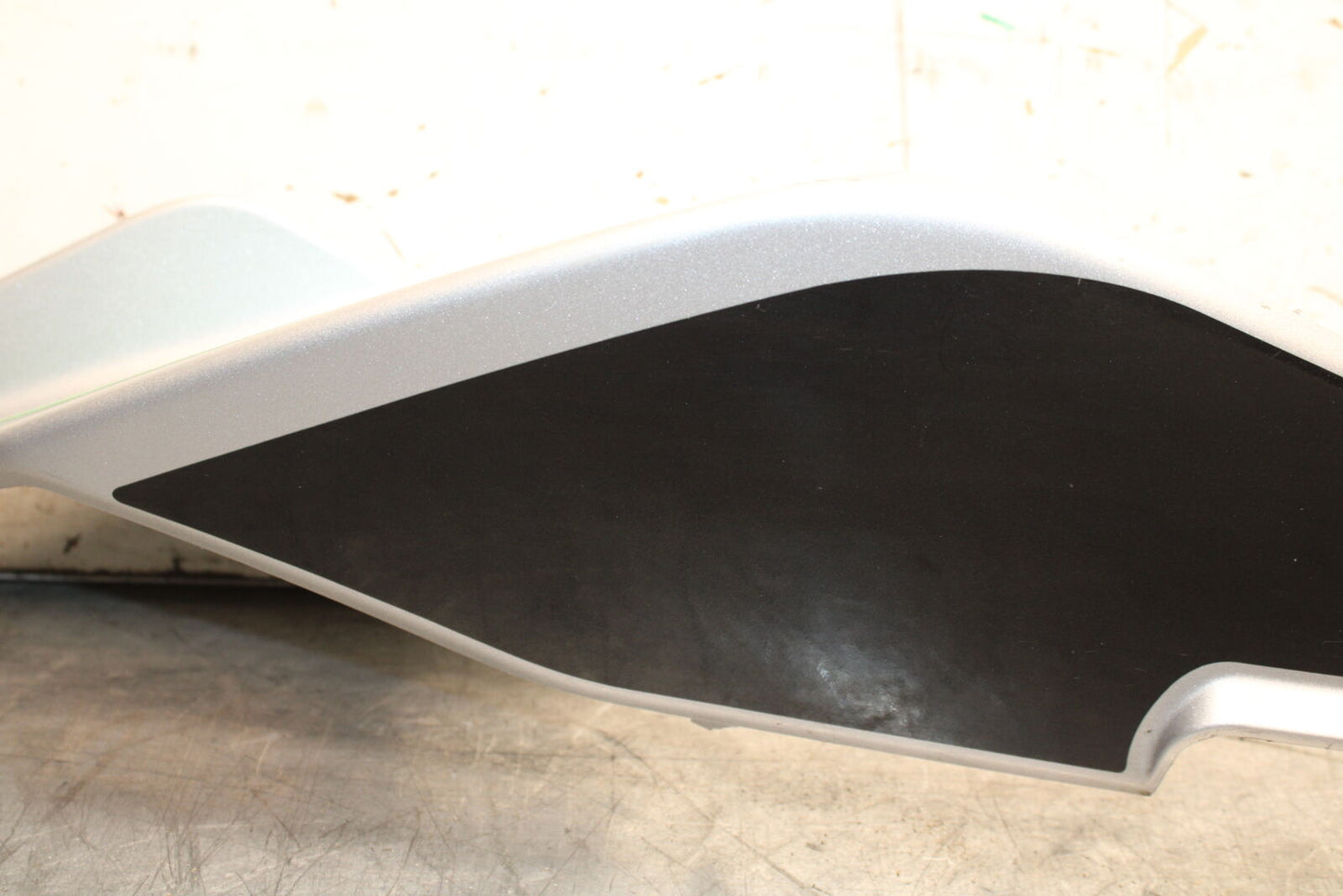 15-19 APRILIA RSV4 RF RIGHT REAR BACK TAIL FAIRING COWL SHROUD BB611