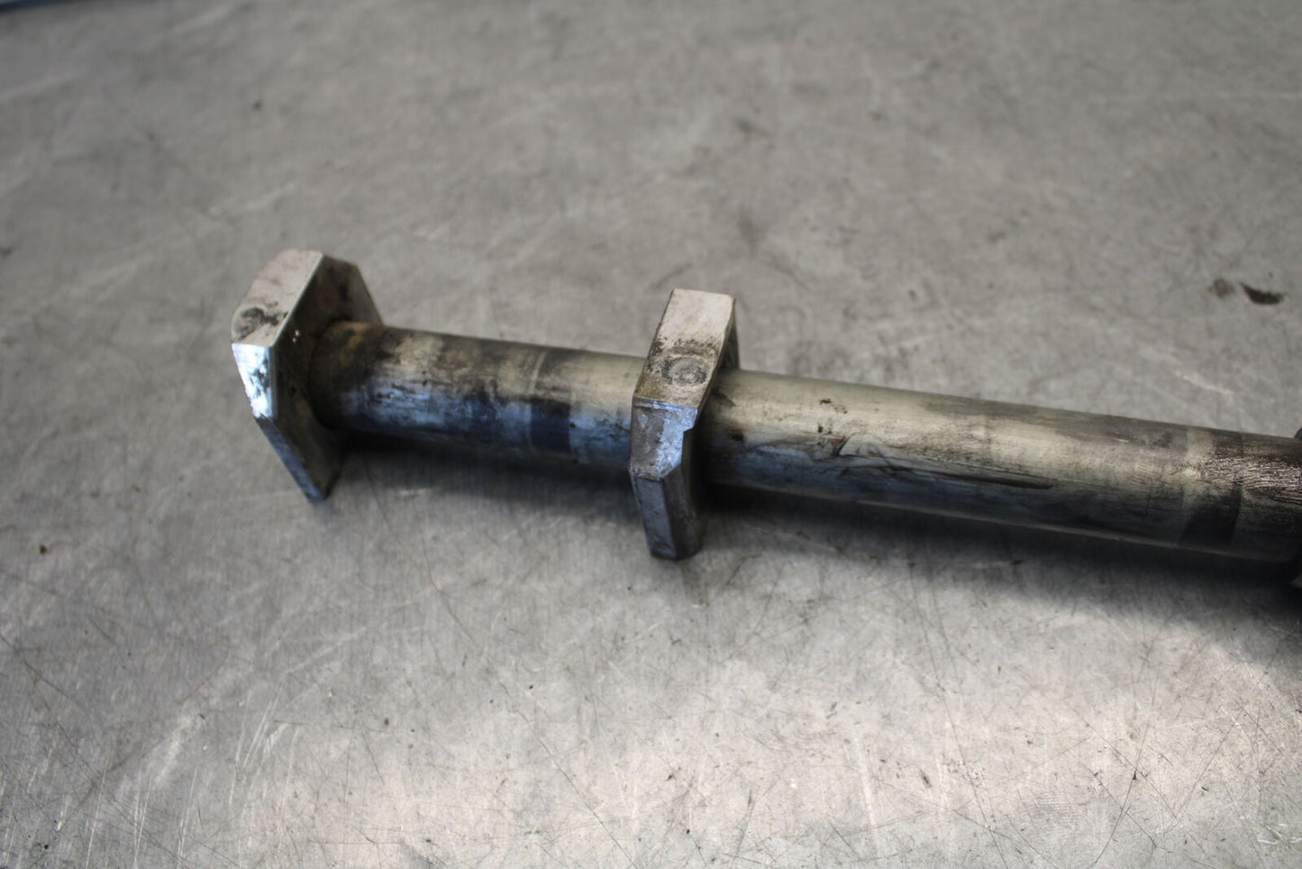 03-07 SUZUKI SV1000S REAR AXLE BACK WHEEL RIM PIVOT BOLT AXEL BB657