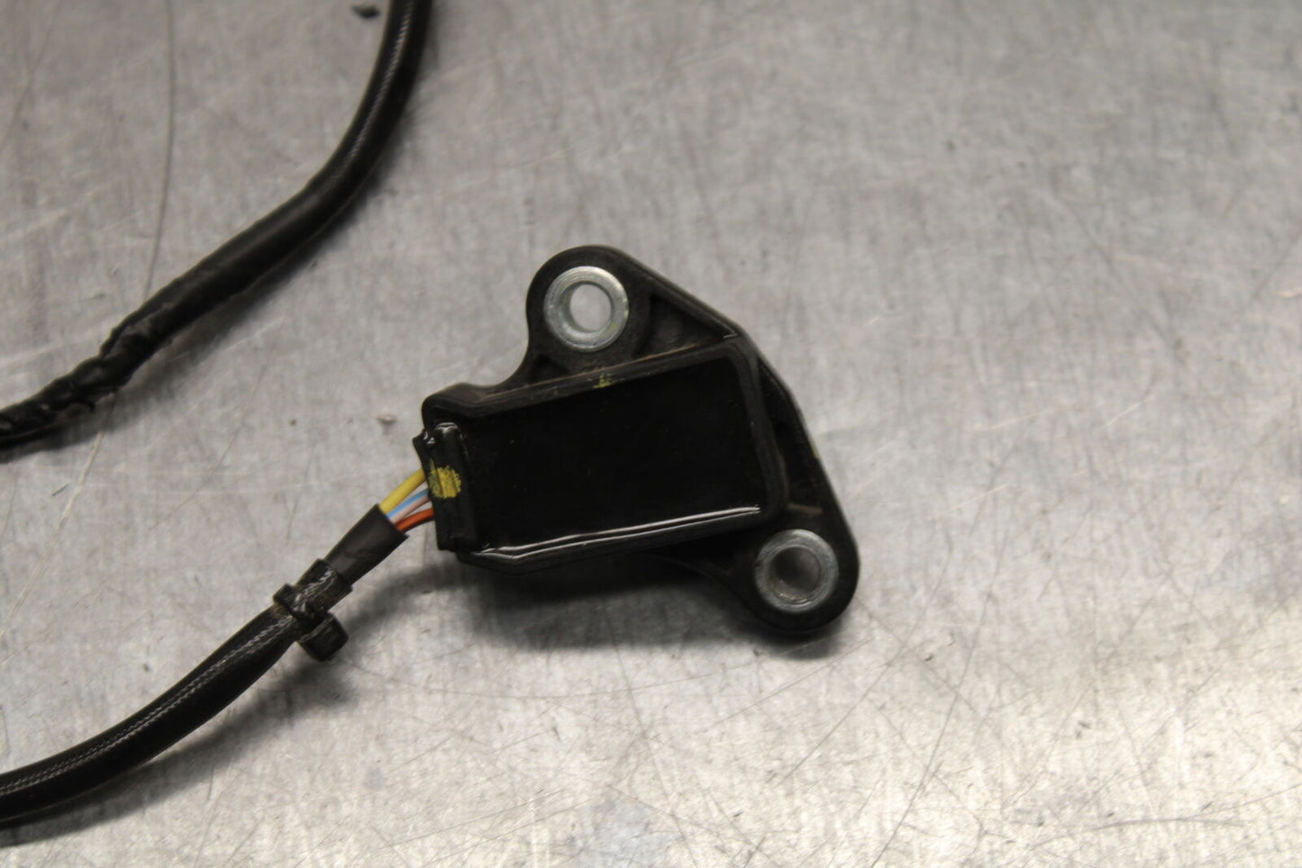 17-24 KTM 390 DUKE ENGINE MOTOR GEAR POSTION SENSOR BB734