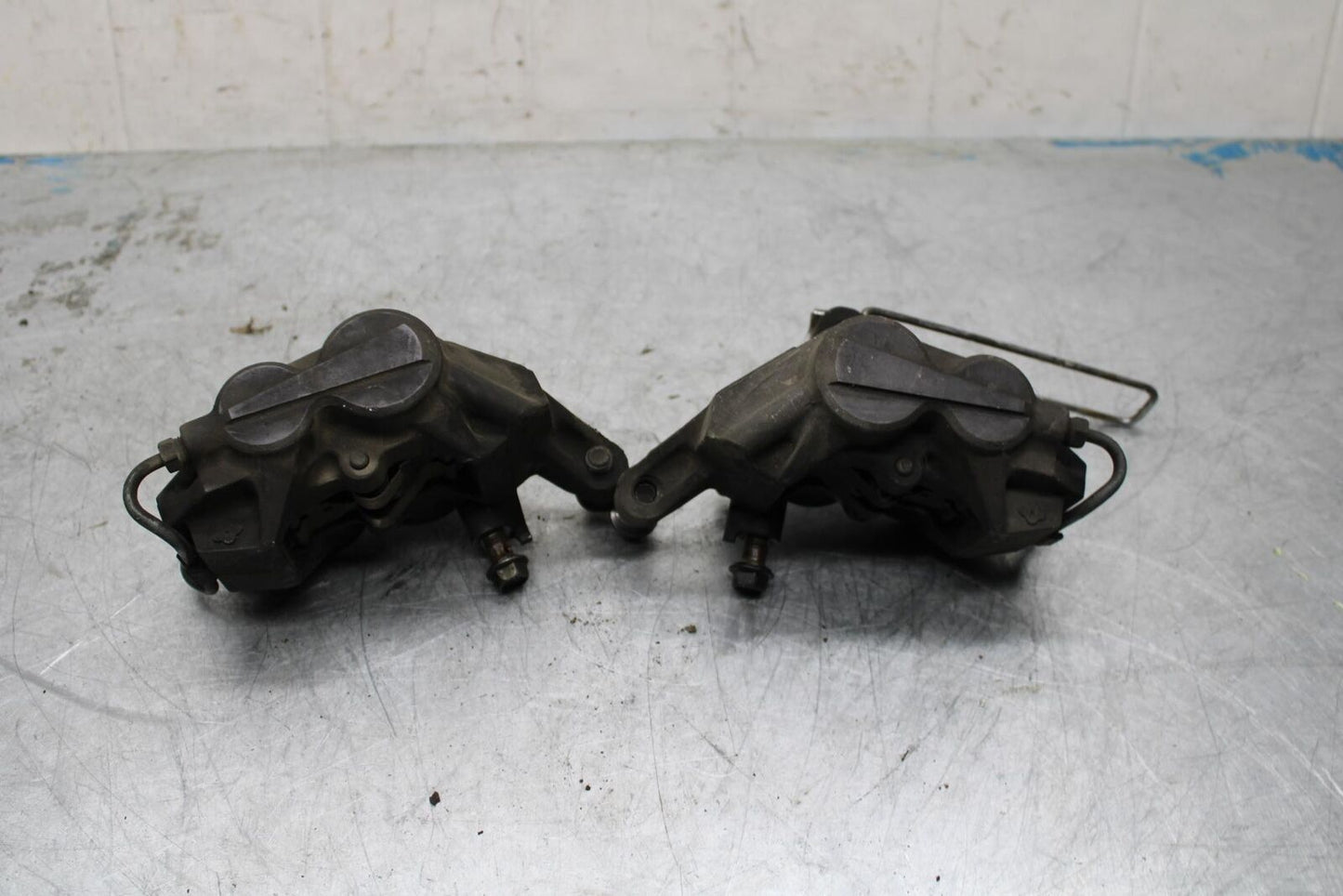 96-07 YAMAHA YZF600R RIGHTLEFT FRONT BRAKE CALIPER SET CALIPERS THUNDERCAT BB427
