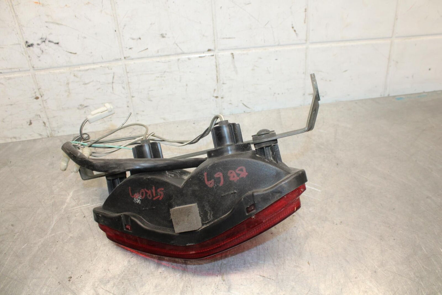 2003 Suzuki Vstrom 1000 DL1000 REAR TAIL TAILLIGHT BACK BRAKE LIGHT BB07