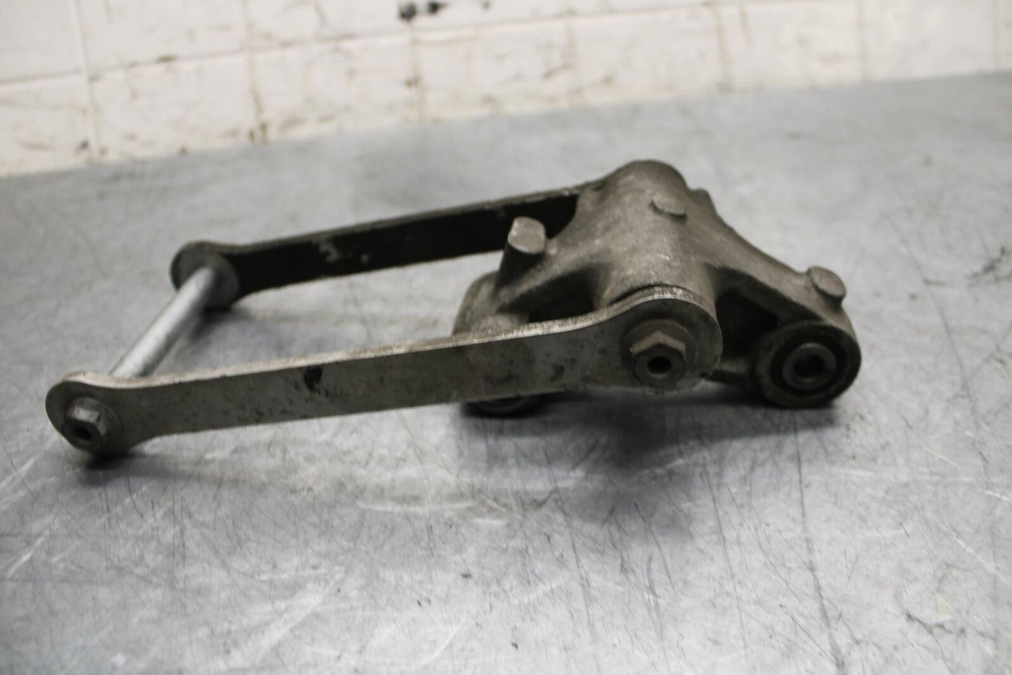 2009 Kawasaki Ninja ZX6R ZX600R REAR DOGBONE SHOCK LINKAGE LINK BB548