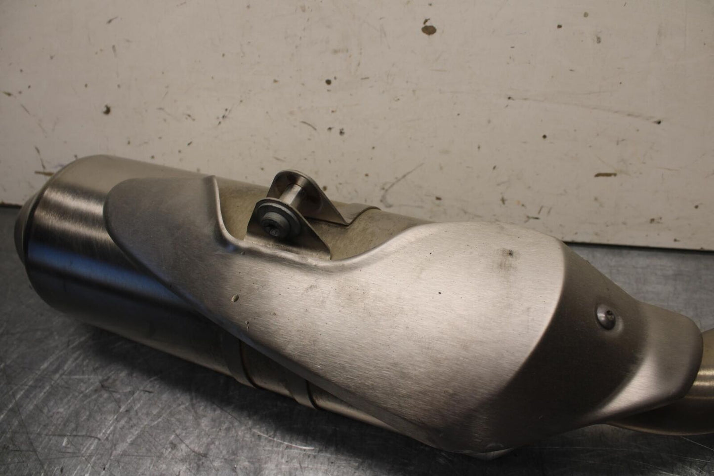 16-18 KTM 690 DUKE EXHAUST PIPE MUFFLER SLIP ON CAN SILENCER BB631