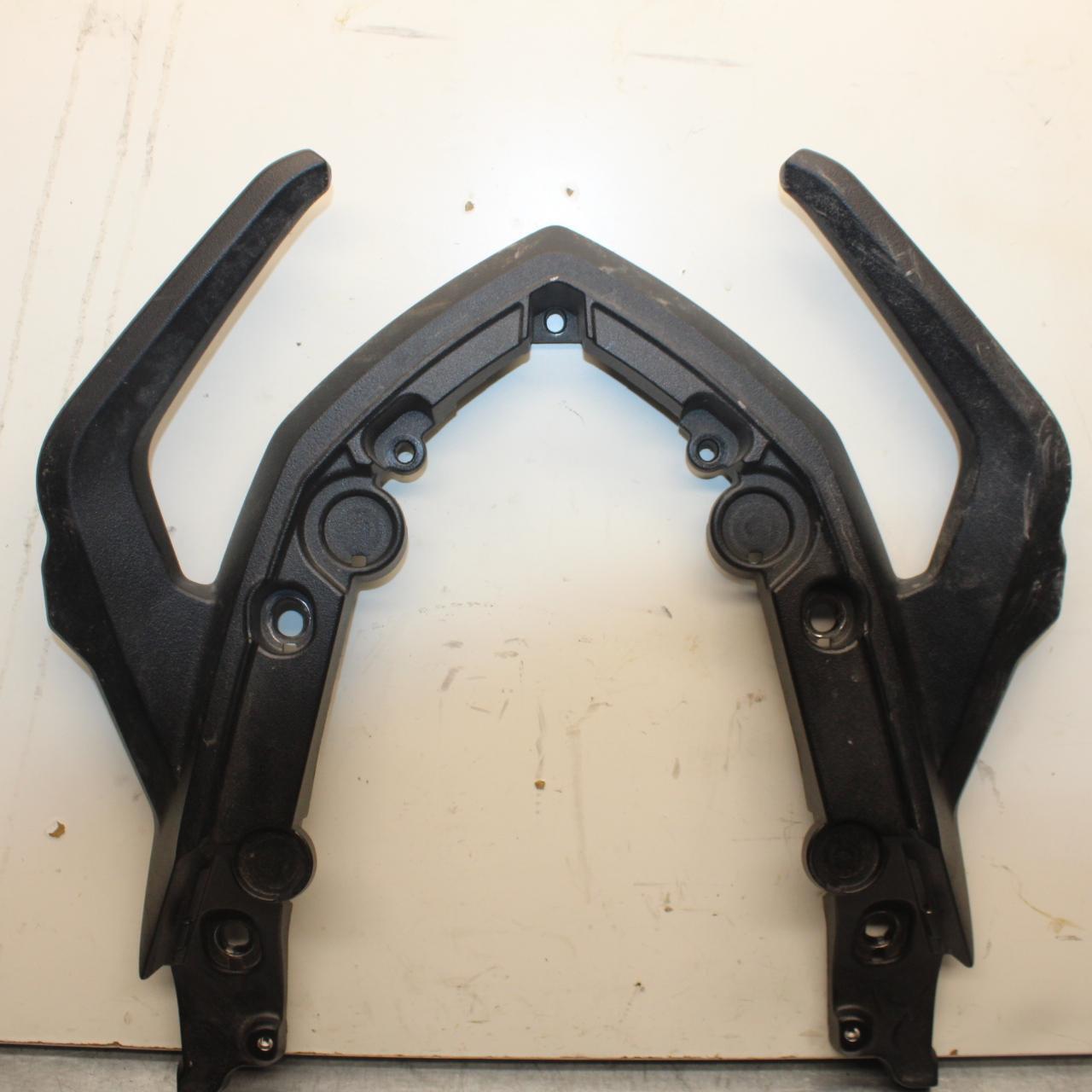 20-23 BMW F900R REAR PASSENGER REAR SEAT GRAB BAR HANDLE BB603