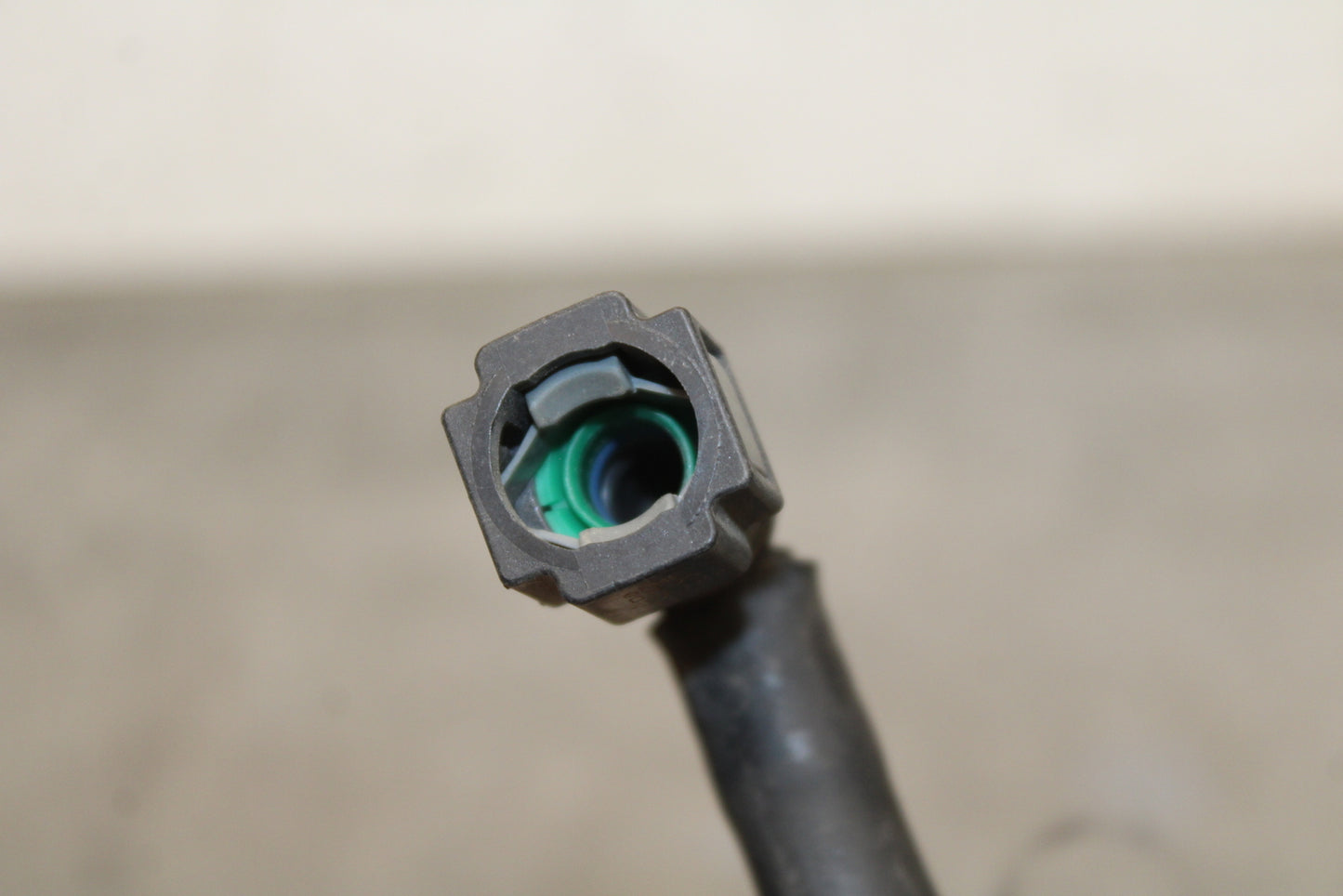 04-05 YAMAHA YZF R1 FUEL HOSE GAS LINE TUBE PIPE BB131