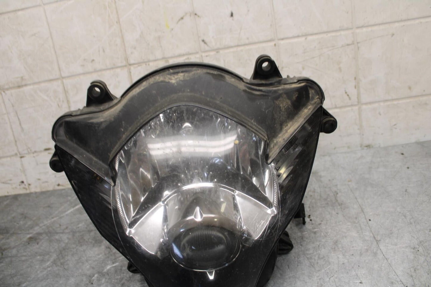 2007 Suzuki GSXR600 FRONT HEADLIGHT HEAD LIGHT LAMP 35100-01H01-999 BB540