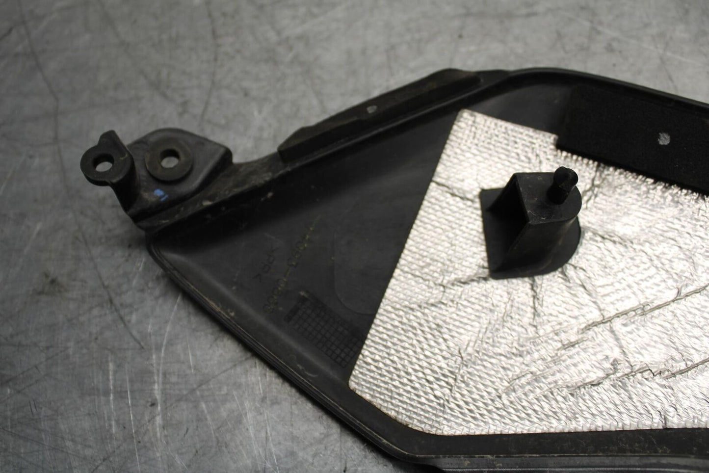 17 KAWASAKI Z900 ZR900 RIGHT LEFT SIDE SEAT PANELS TRIMS COWLS FAIRINGS BB549