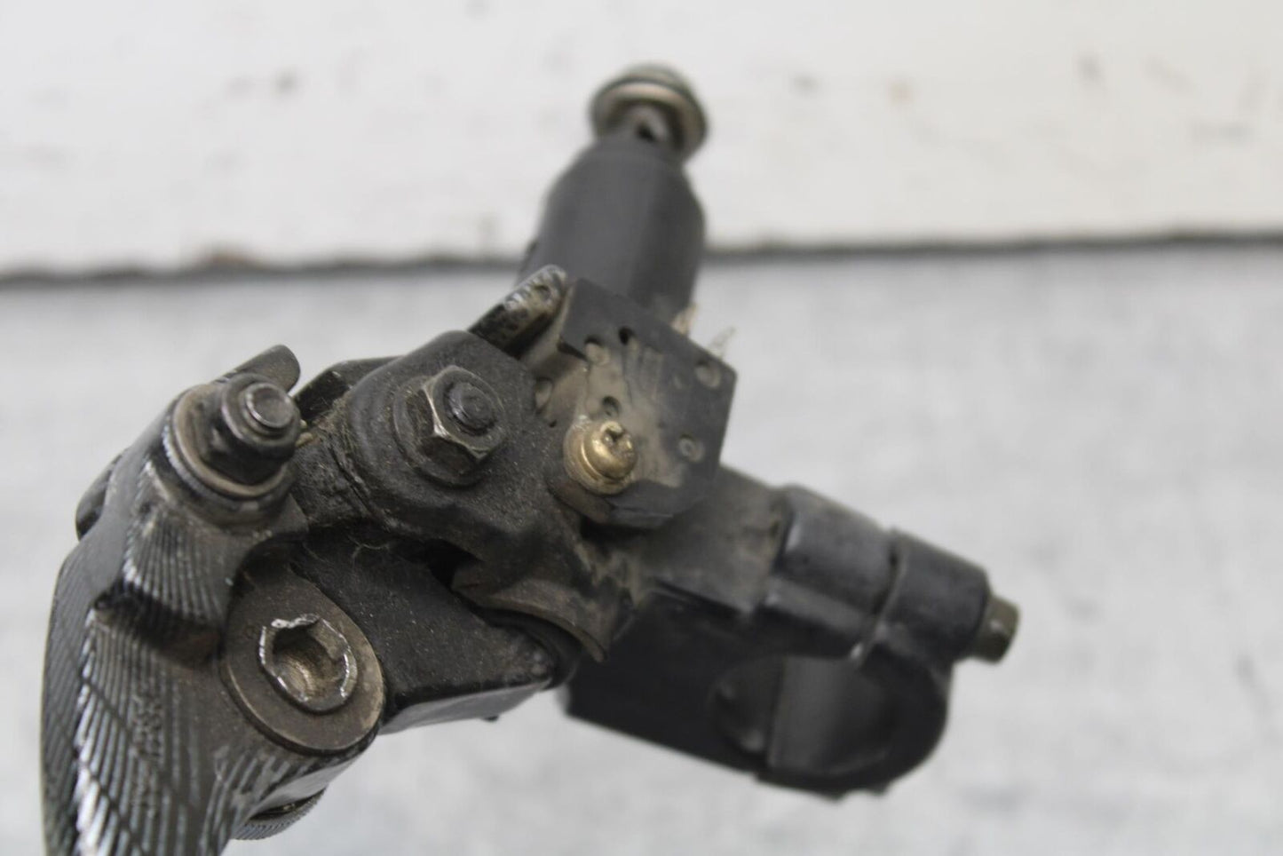 01-03 SUZUKI GSXR600 FRONT BRAKE MASTER CYLINDER w/ LEVER 57300-33E01 BB633