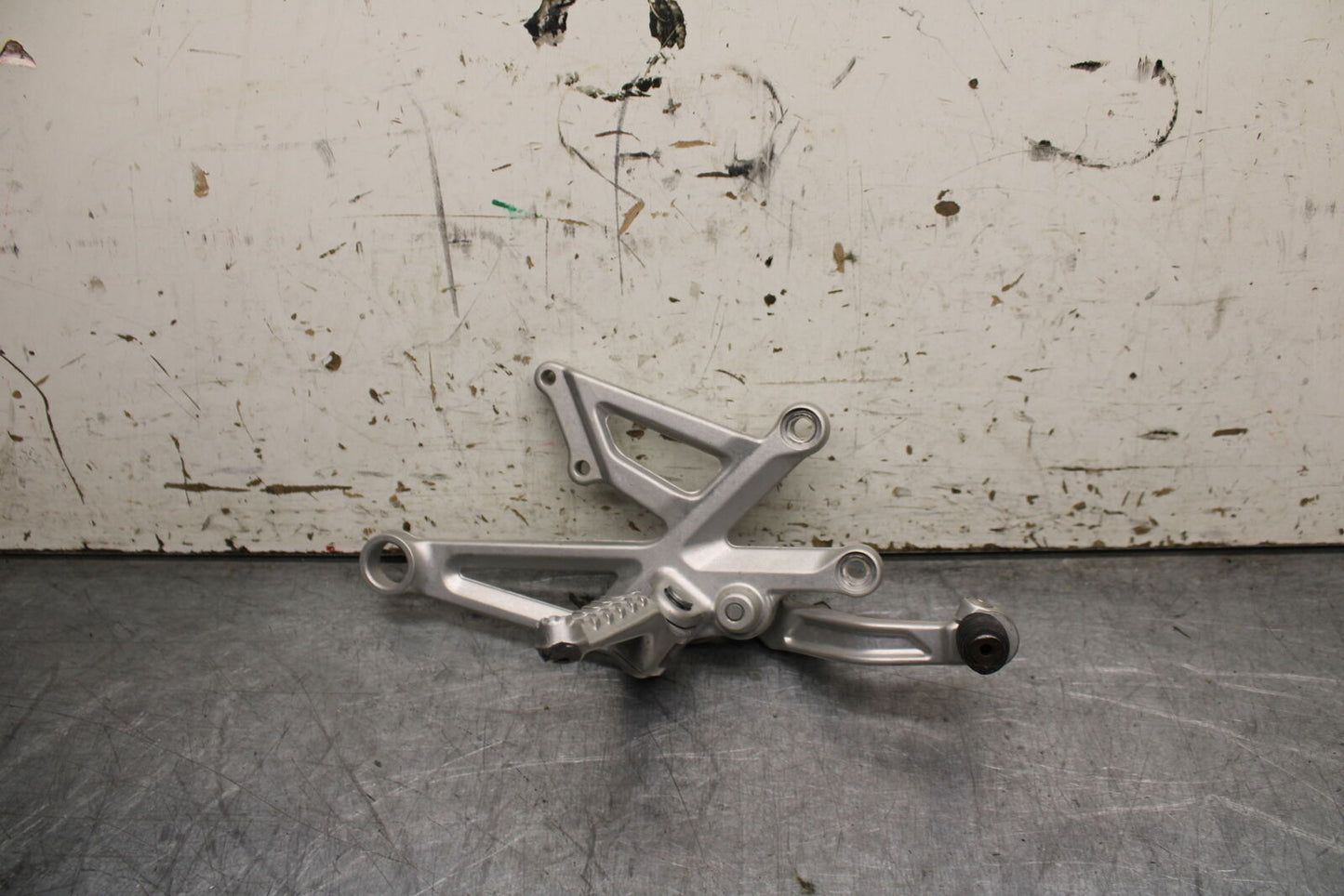 15-19 APRILIA RSV4 RF RIGHT REARSET REAR SET DRIVER FOOT PEG REST STOP BB611