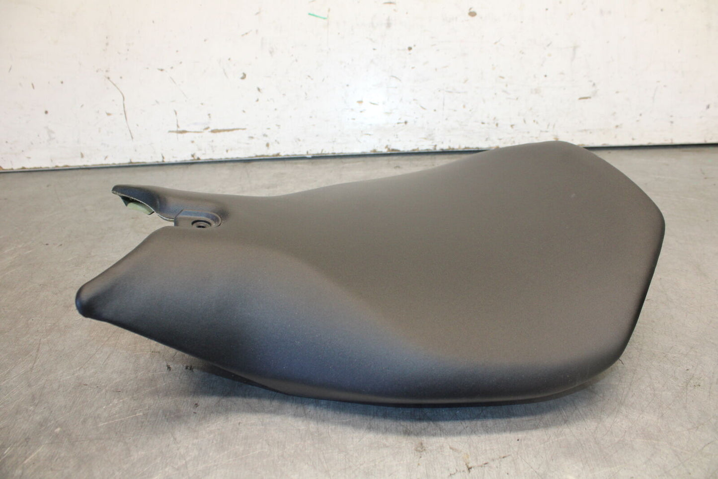 12-15 DUCATI 1199 PANIGALE FRONT DRIVERS SEAT PAD SADDLE PILLION BB699
