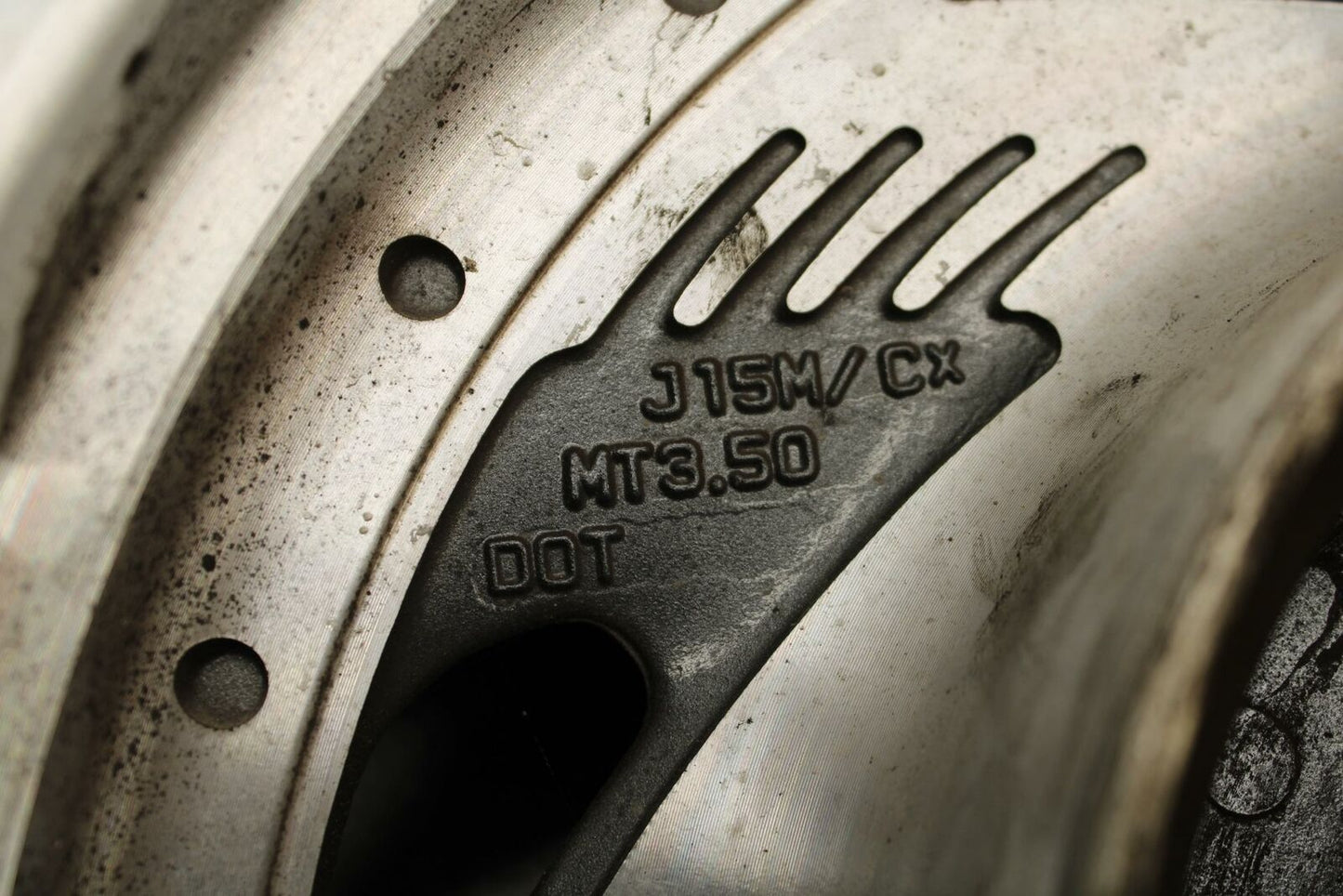 00-04 SUZUKI MARAUDER 800 VZ800 REAR BACK WHEEL RIM  64150-48E00-12R BB305