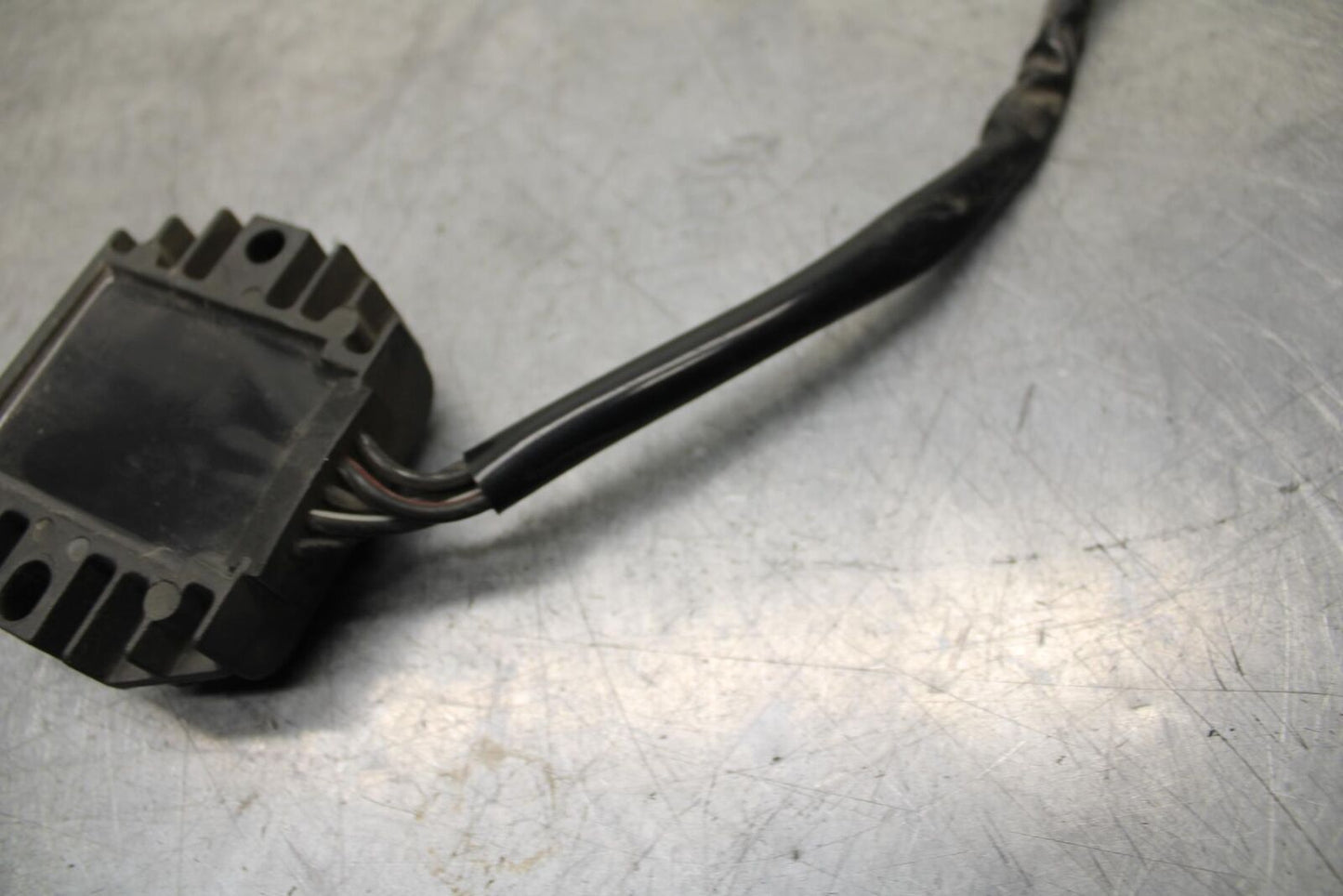 04-09 SUZUKI GS 500 FH GS500F RECTIFIER VOLTAGE REGULATOR BB97