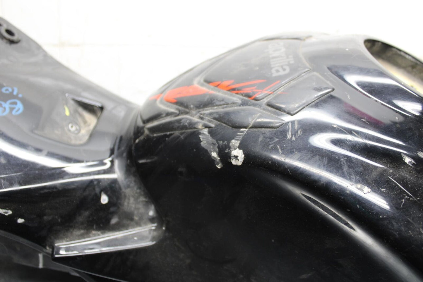 2010 Aprilia RSV4 R GAS TANK FUEL CELL PETROL RESERVOIR BB202
