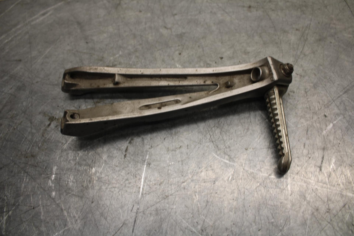2007 Yamaha YZF R1 LEFT REAR PASSENGER PEG 5JJ-27431-10-00 5VY-2741L-00-00 BB523