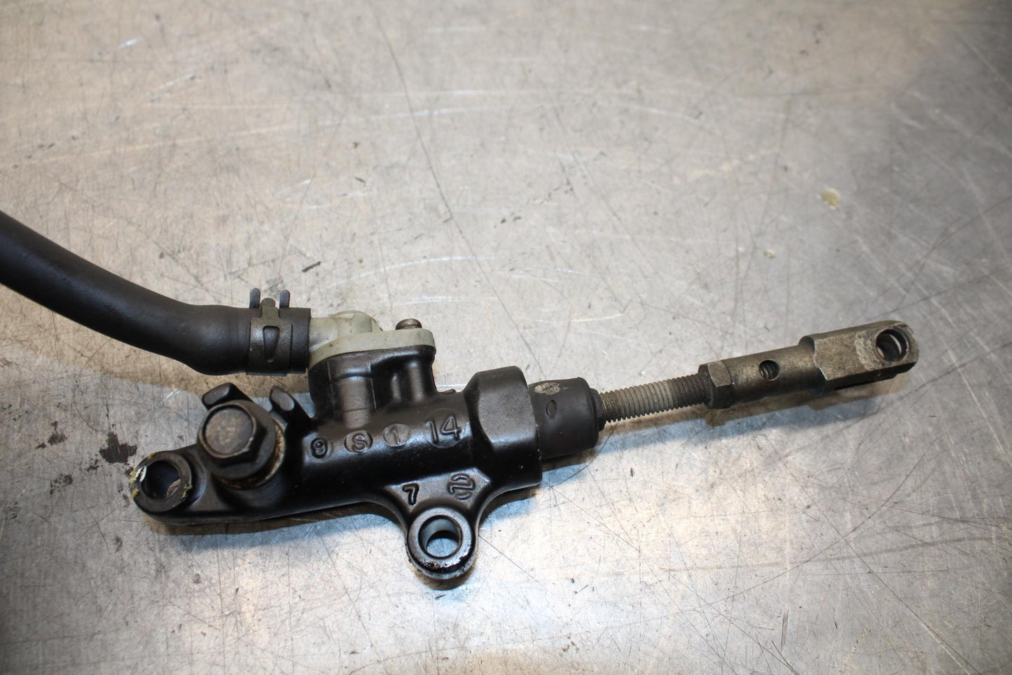 89-90 YAMAHA FZR600 REAR BRAKE MASTER CYLINDER W RESERVOIR 1WG-25850-50-00 BB76