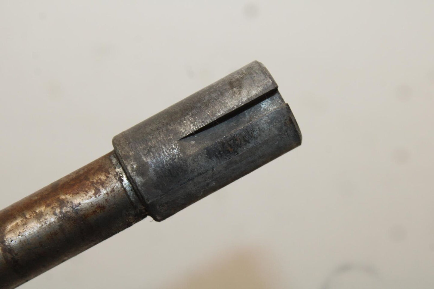 80-81 SUZUKI GS1000GL REAR AXLE BACK WHEEL RIM PIVOT BOLT AXEL BB103