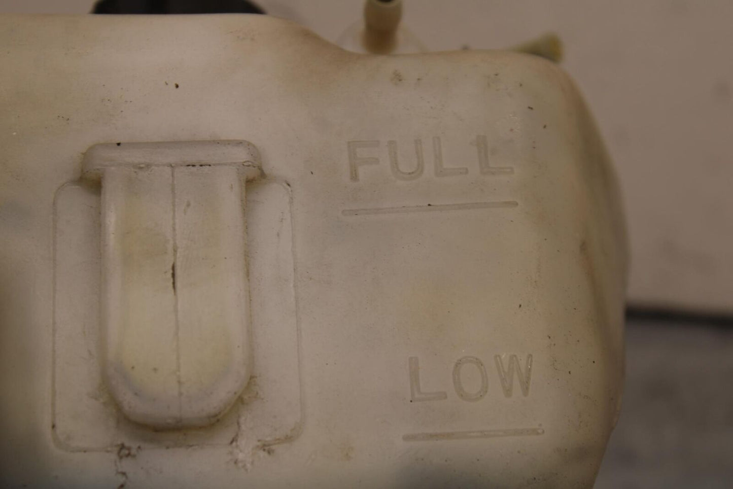 1998 Yamaha Vmax 1200 VMX1200 COOLANT WATER TANK RESERVOIR BOTTLE BB620