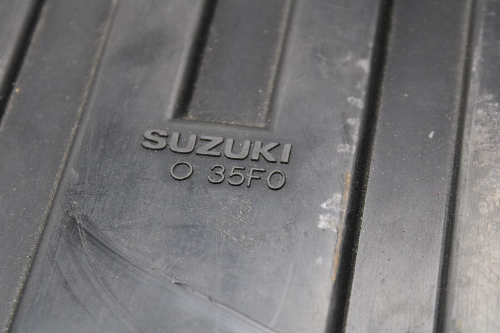 01-03 SUZUKI GSXR600 AIRBOX AIR INTAKE FILTER BOX 13700-39F00 BB639