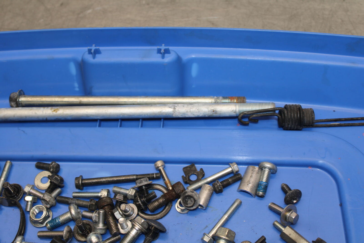 09-11 DUCATI 1198 MOUNTING BOLTS HARDWARE MOTOR SCREWS BB705