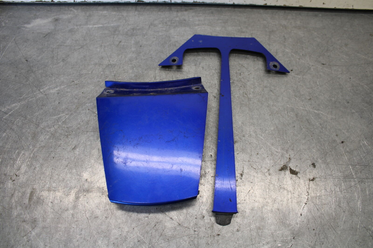 03-07 SUZUKI SV1000S CENTER REAR BACK TAIL FAIRING COVER TRIM COWL BB657